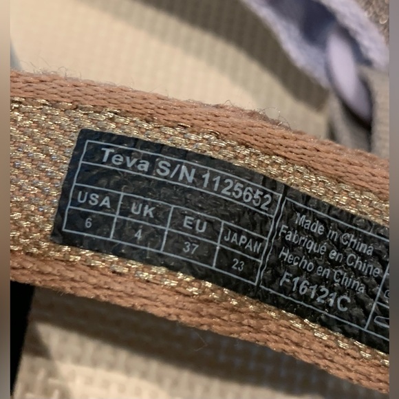 TEVA Platform Sandal, Size 6, Flatform - Picture 8 of 11